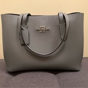 Coach Purse (Large Coach Avenue Carryall)